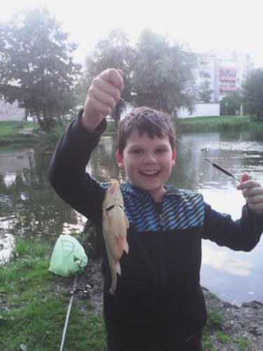 Младший выловил в Чкаловске